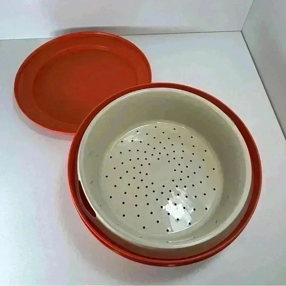 Vintage orange Tupperware seal n serve bowl 1337-15 with lid and strainer 1335-4 - Picture 5 of 10